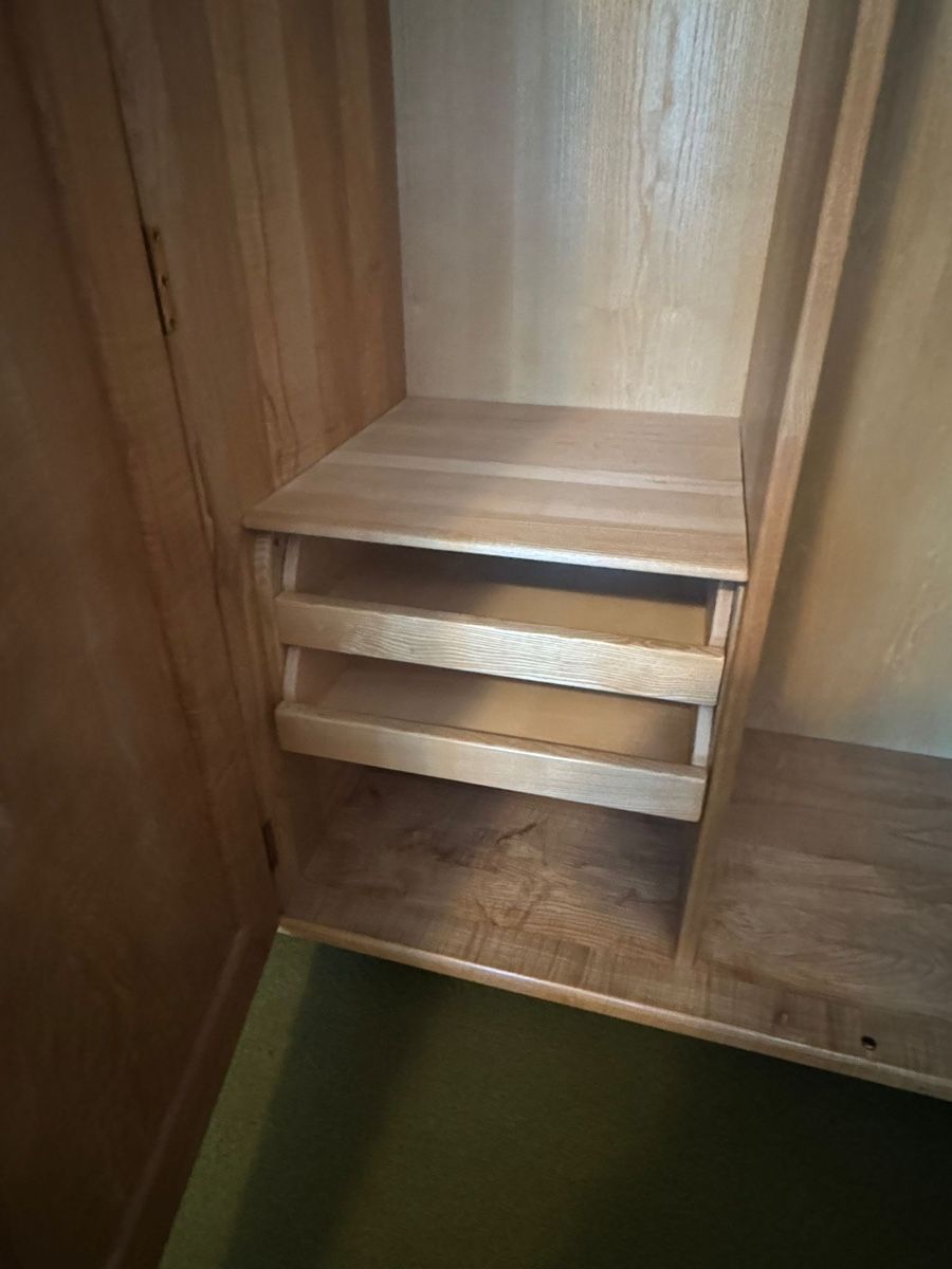 Schränke: Massiver Sproll Holzschrank – Gebraucht aus Utzenstorf von Dpluto 3
