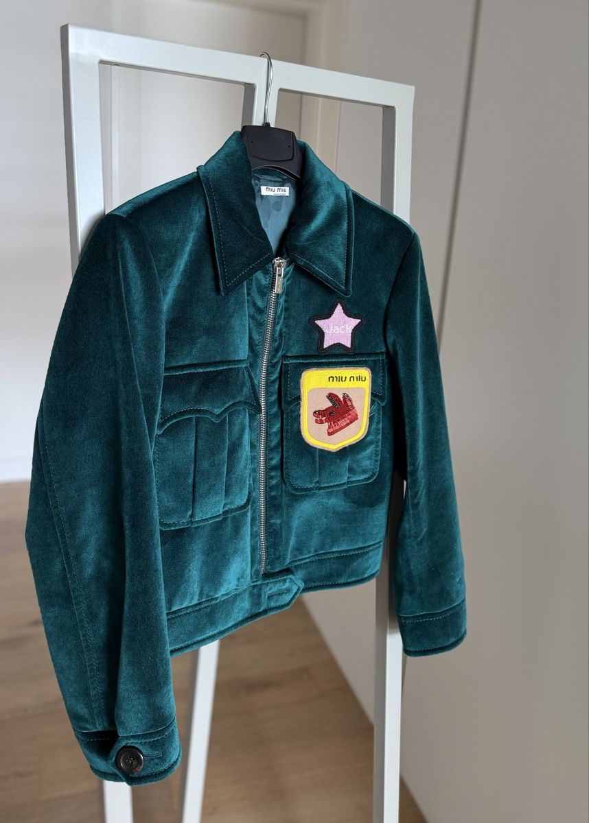 Miu Miu Jacken: Miu Miu Velvet Jacket 36 – Neu (gemäss Beschreibung) aus Meilen von myc_h9kw