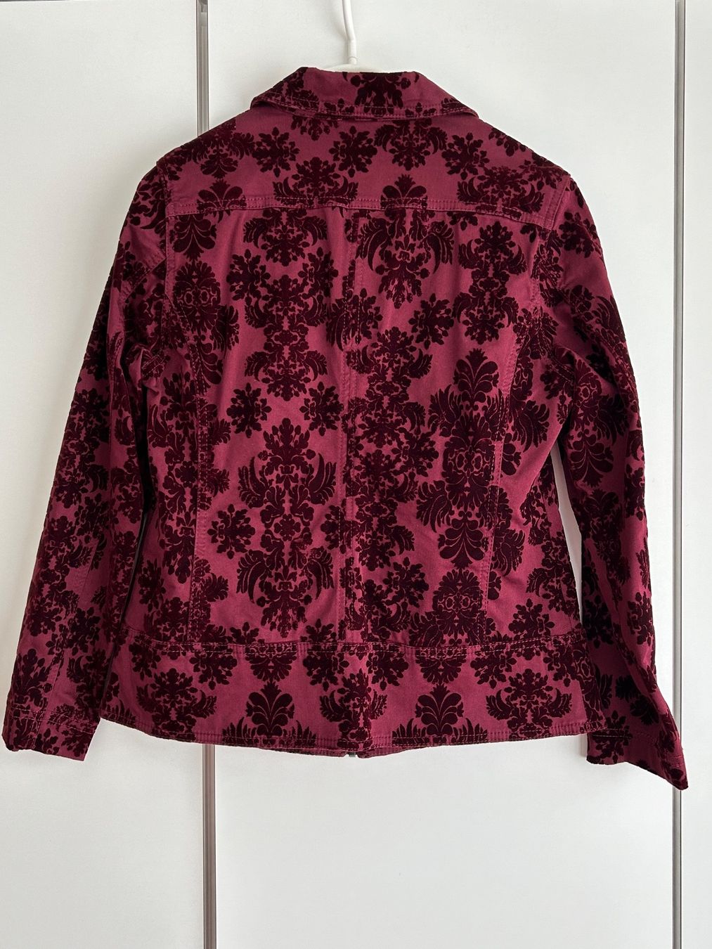 Bonita Giacche: Wunderschöne moderne SAMT-JACQUARD Jacke, Bordeaux – Usato da Bern venduto da Smile-2707 1