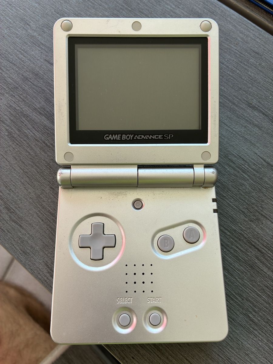 Nintendo Console: GameBoy Advance SP – Usato da Wetzikon ZH venduto da Higure