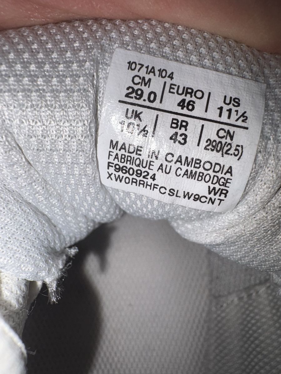 Scarpe da uomo: Asics Hallenschuhe Gr. 46 – Usato da Zug venduto da Sienna78 2