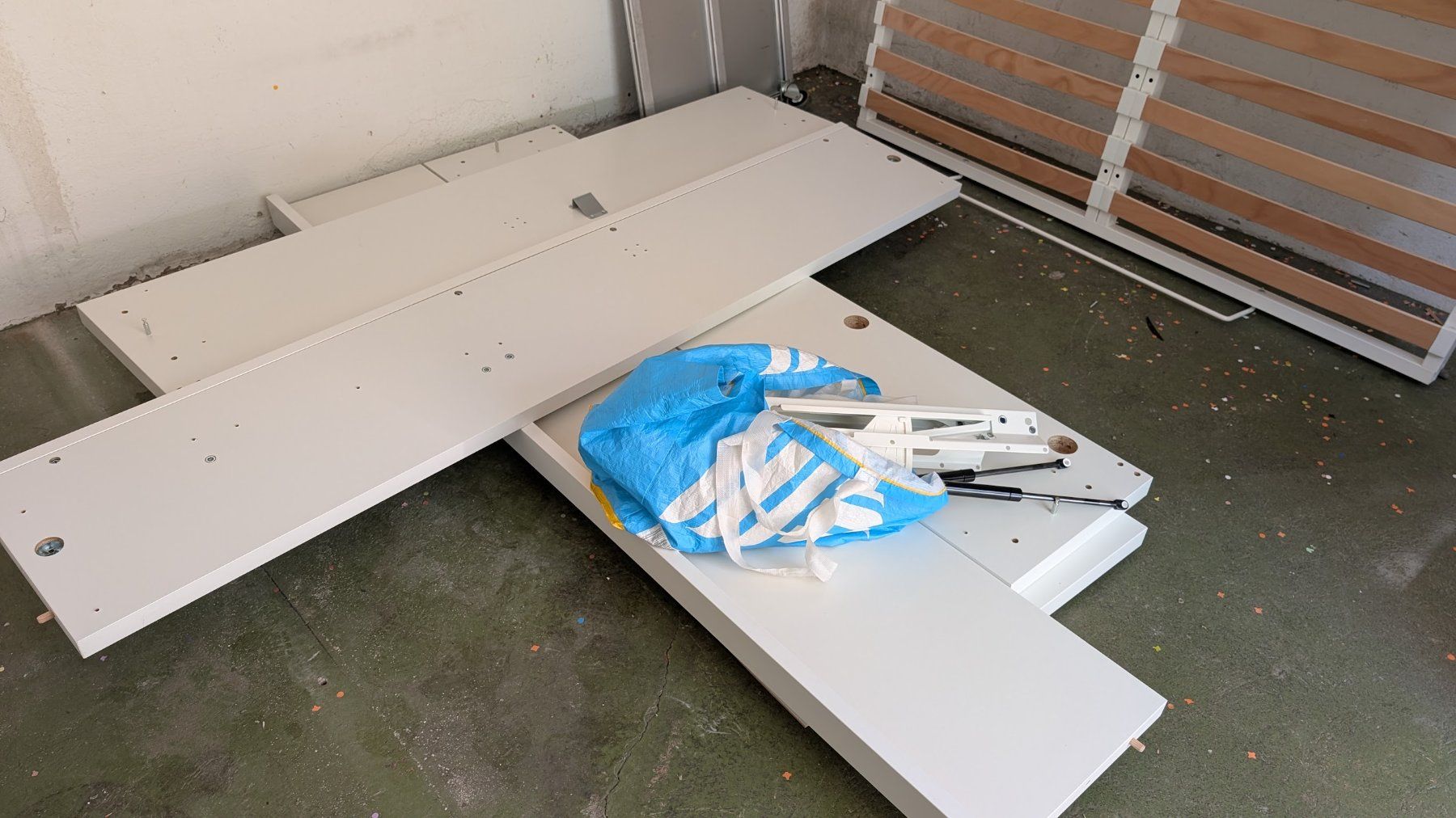 Ikea Letti: Malm Bettgestell mit Aufbewahrung – Usato da Olten venduto da Venalicius 2