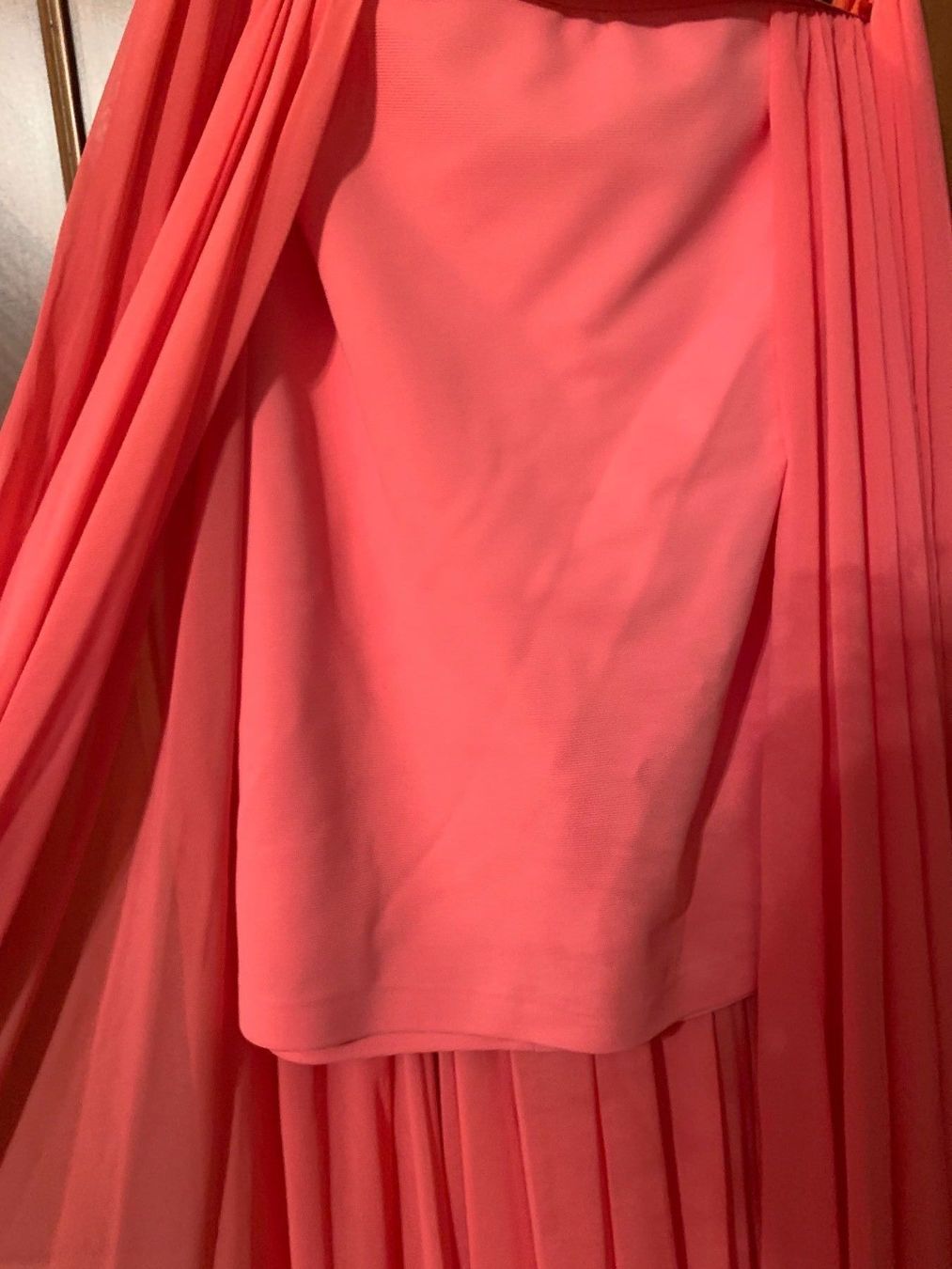 Kleider: Flamingofarbiges Abendkleid – Gebraucht aus Triengen von nes_l8cj 1