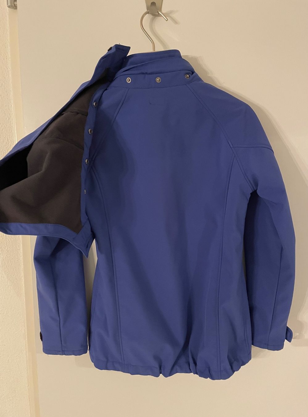 H&M Vestes: Blaue Softshell-Jacke in Gr. 152 – D'occasion à Urdorf par leoale 2