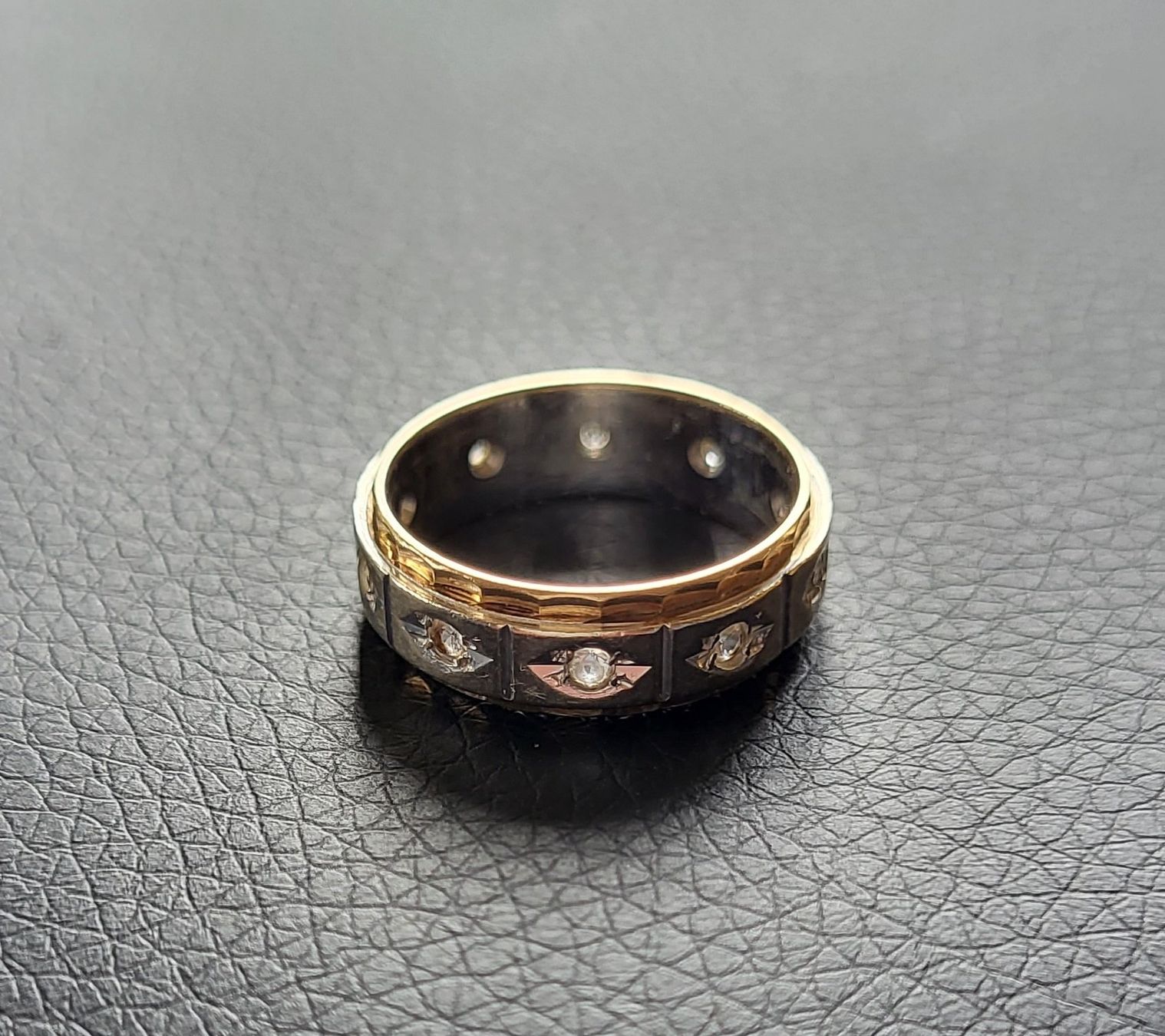 Anelli: Gold Alliance Ring Mit Steine – Usato da Wald ZH venduto da Dasilver