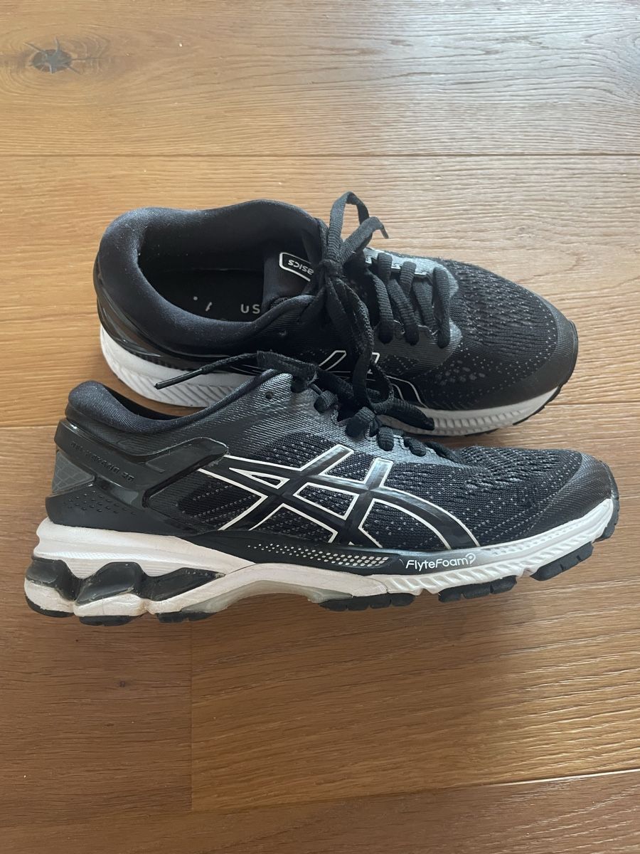 Asics Schuhe für Jungen: Turnschuhe / Sneaker asics – Gebraucht aus Aarwangen von erd_ngx8