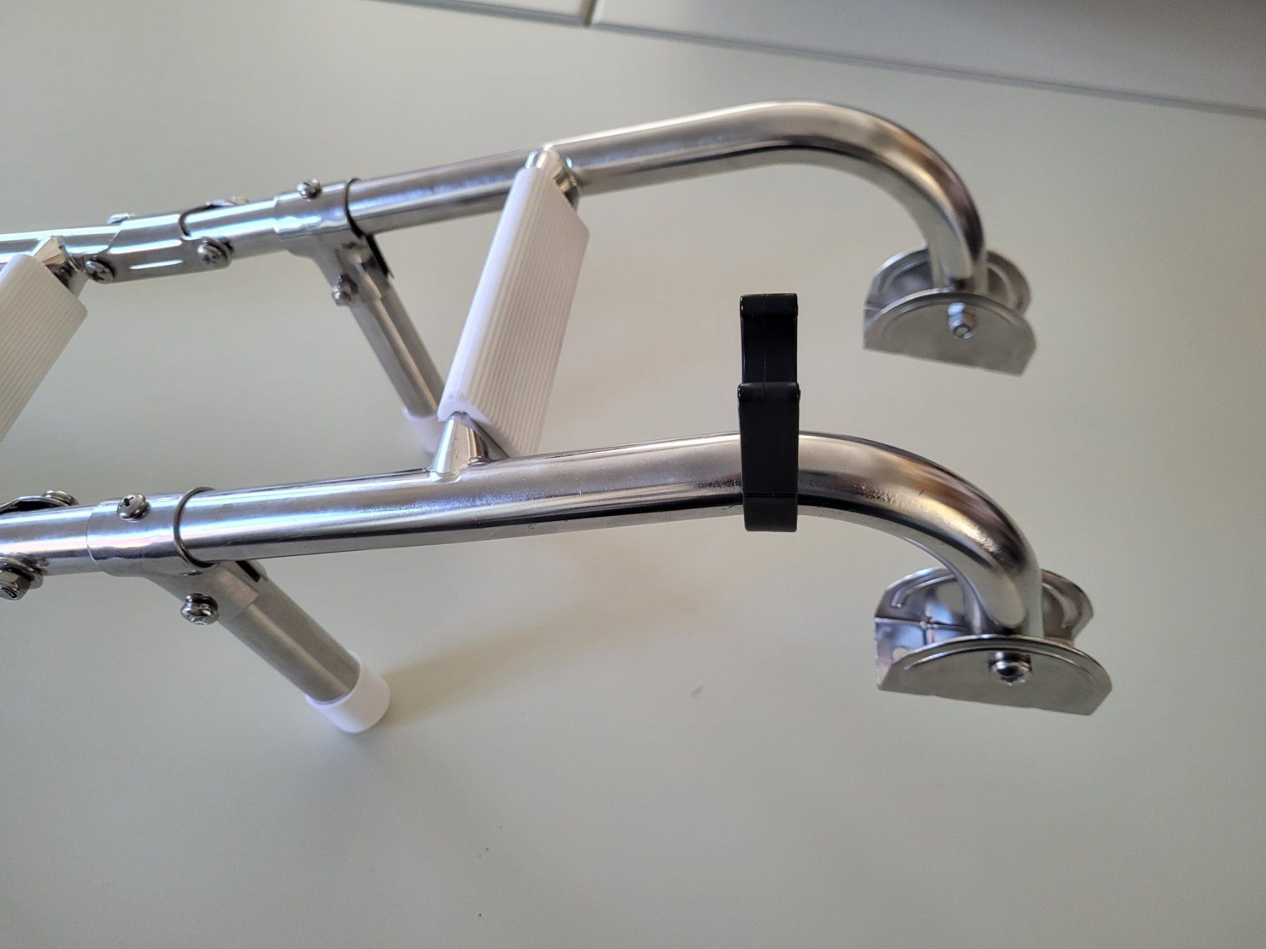 Barche: Badeleiter Inox, klappbar, universal – Nuovo (secondo la descrizione) da Safenwil venduto da PromotAG 2