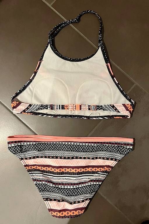 Maillots de bain: Cooler Bikini von Protest Grösse 164 – D'occasion à Fehraltorf par Marlene4 1