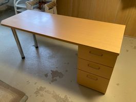 Schreibtisch mit Kommode vom Schreiner