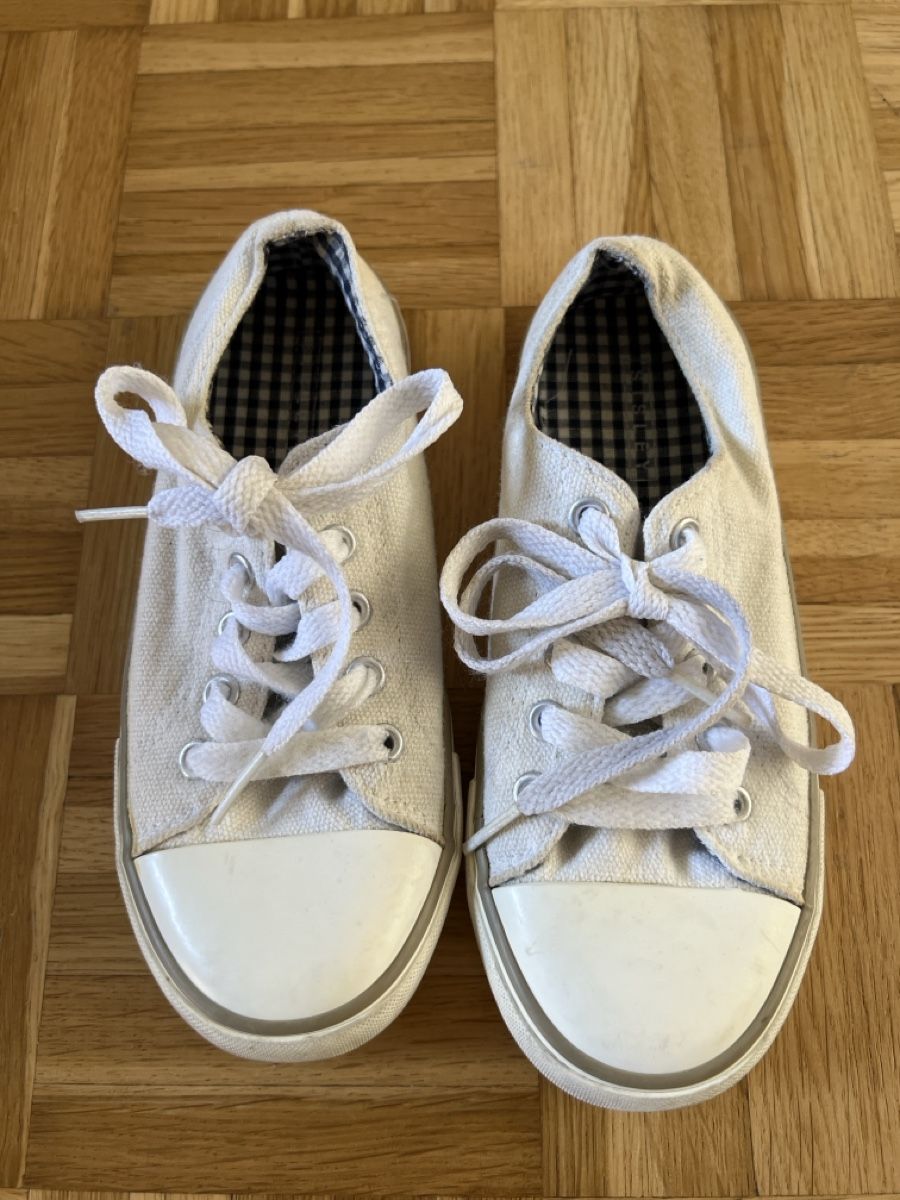 Schuhe für Jungen: Sisley Sneaker Gr. 31  – Gebraucht aus Zuchwil von Commander0