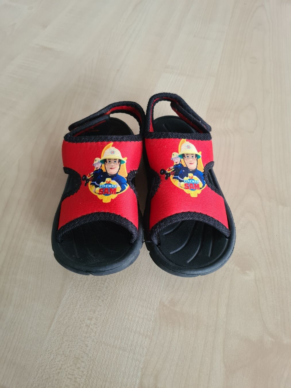 Scarpe per ragazzi: Kinder Sandalen, Feuerwehrmann Sam, Gr. 25 – Usato da Sissach venduto da pablum87