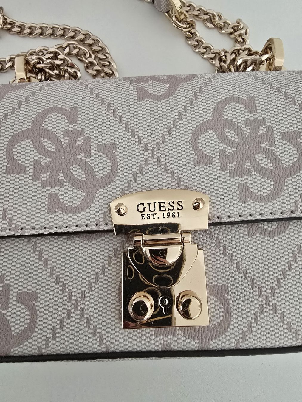 Guess Borse da donna: Guess Handtasche – Nuovo (secondo la descrizione) da Zürich venduto da Luana.N 2