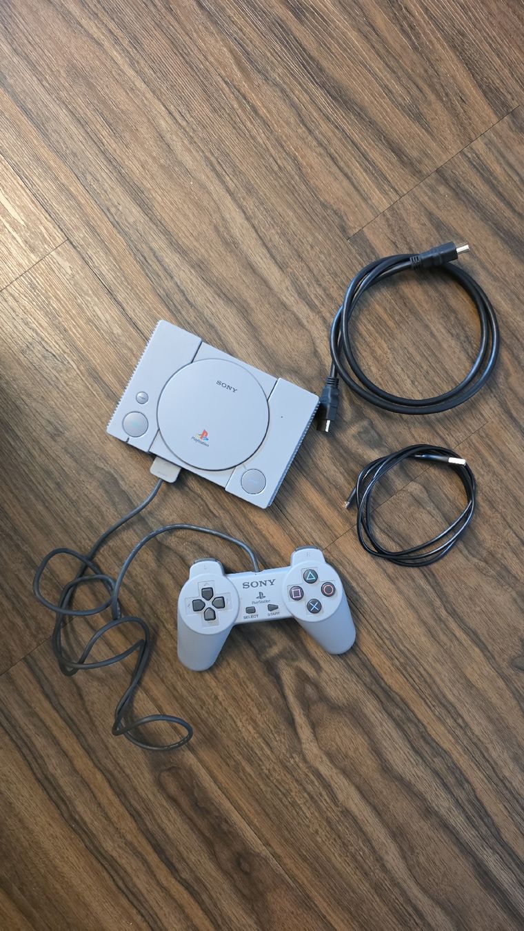 Sony Console: Sony PlayStation Classic Mini mit Controller gebraucht – Usato da Grenchen venduto da Akarrgaming 1