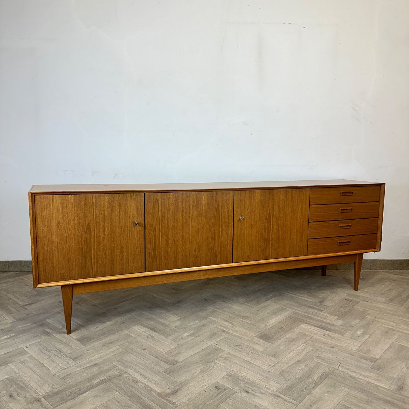 Cassettiere: Mid Century dänisches teak Sideboard – Usato da basel venduto da vintory.ch 8