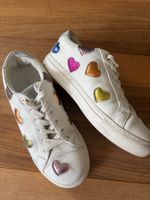 Sneakers Grösse 38 weiss mit Herzen, Kurt Geiger London