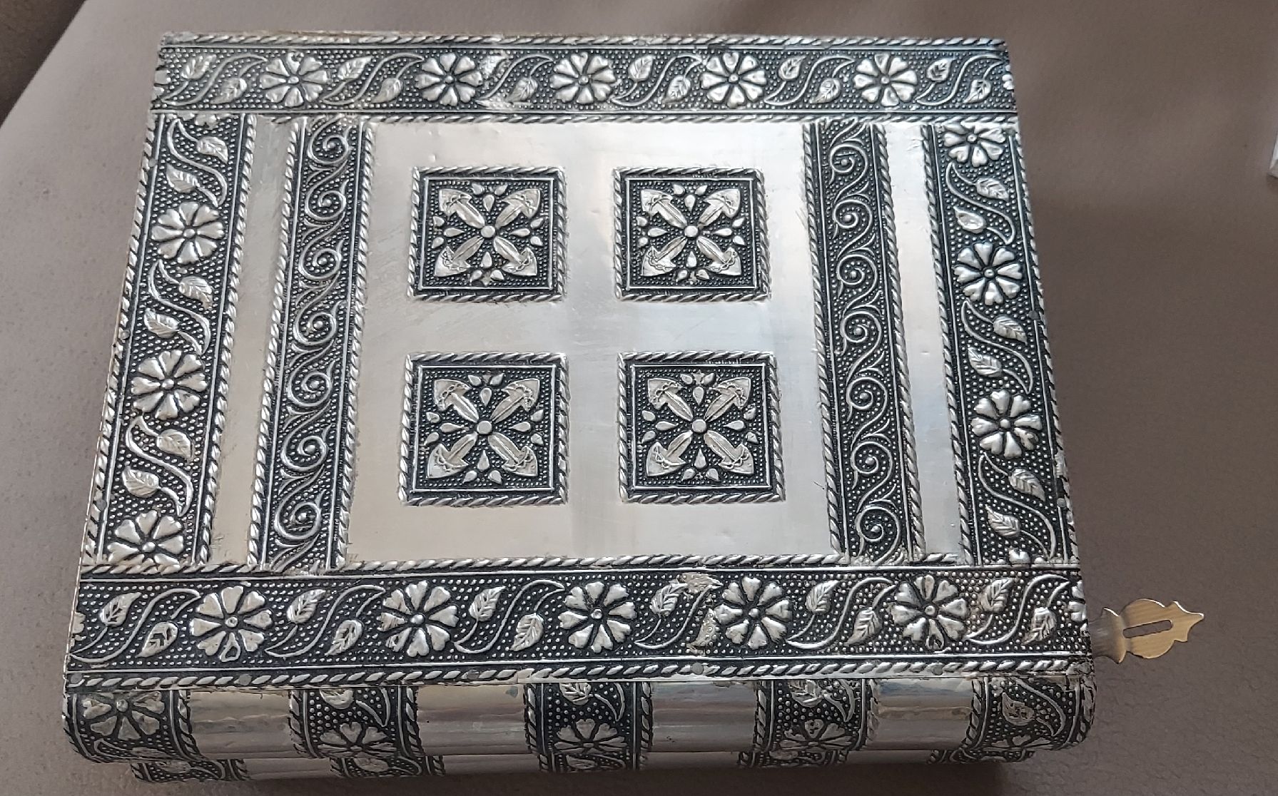 Dosen: Vintage Schmuckkiste versilbert mit Fächern, orientalisches – Gebraucht aus Liestal von swary007 2