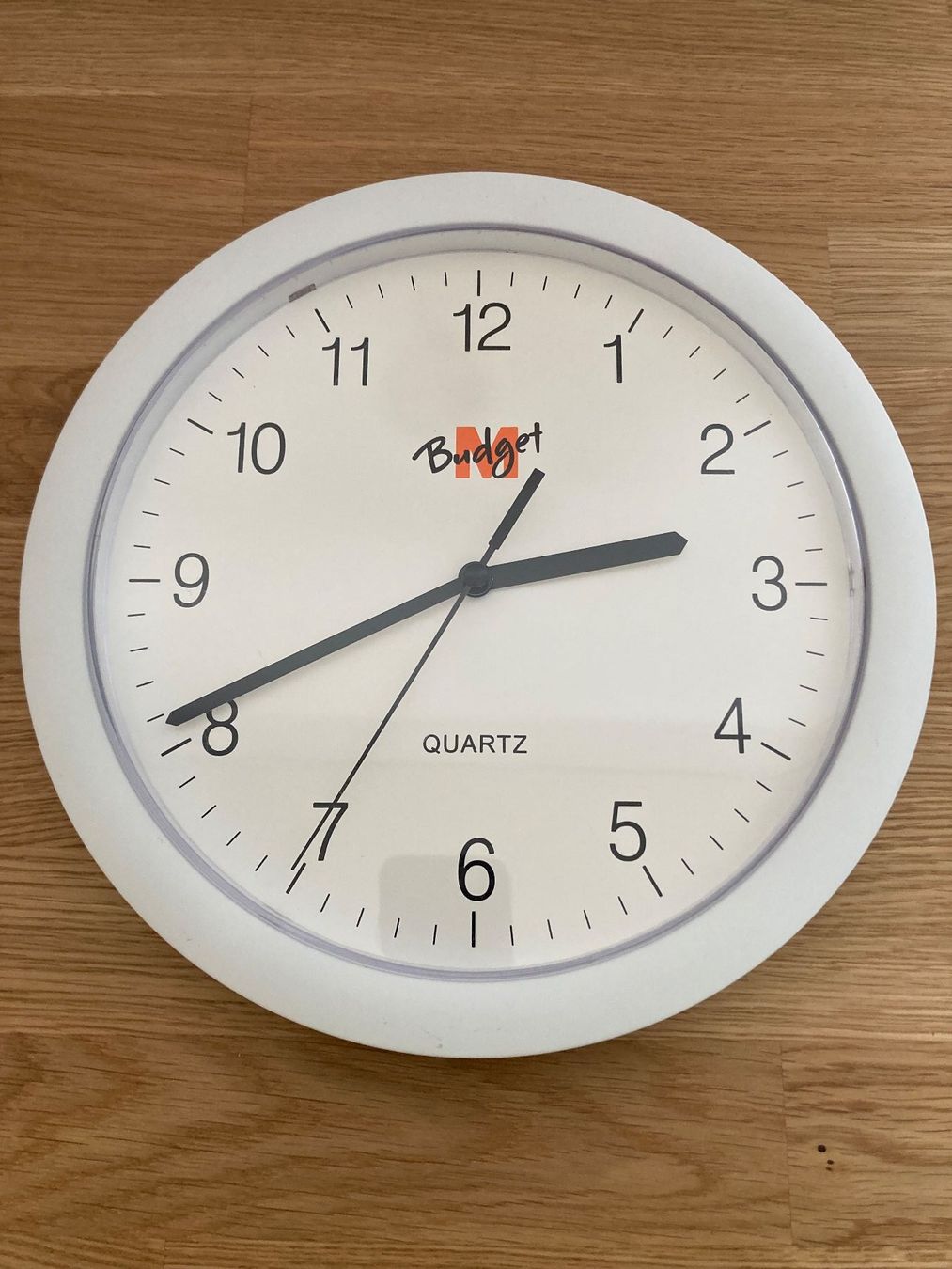 Orologi: Wanduhr, Quartz, weisses Gehäuse, Durchmesser 25cm – Usato da Mels venduto da T-Sargans