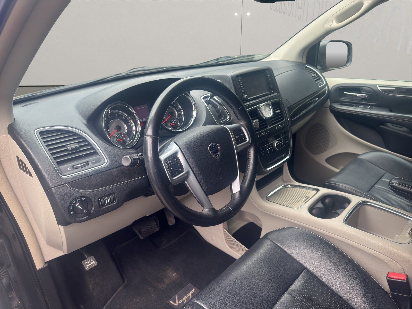 Lancia Automobili: Lancia Voyager 3.6 V6 Gold – Usato da Ebikon venduto da Garage-Bolzern-Koch 3