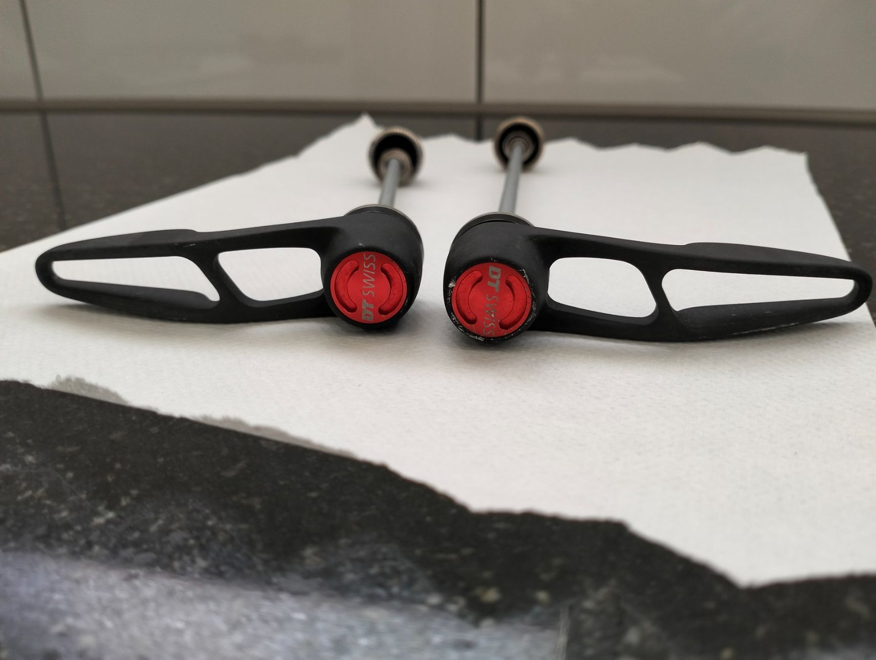 Swiss Pezzi di ricambio: DT Swiss Schnellspanner Set – Usato da Uster venduto da KarlZH 1