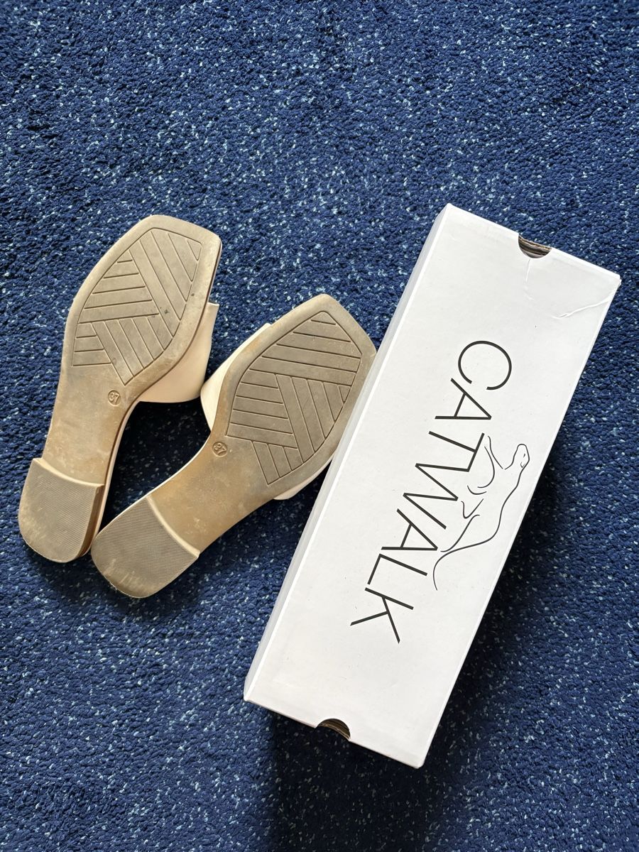Scarpe da donna: Weiße Pantolette  – Usato da Zürich venduto da bbbggg 1