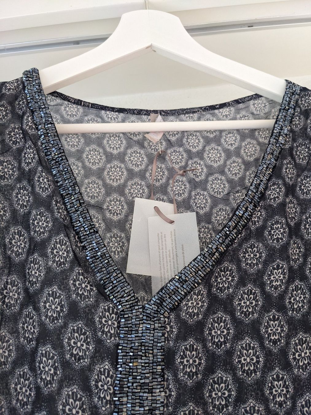 Camicette: Alberto Bini Bluse mit Rocailleperlen 1size – Usato da Lengnau AG venduto da Nathi88 3