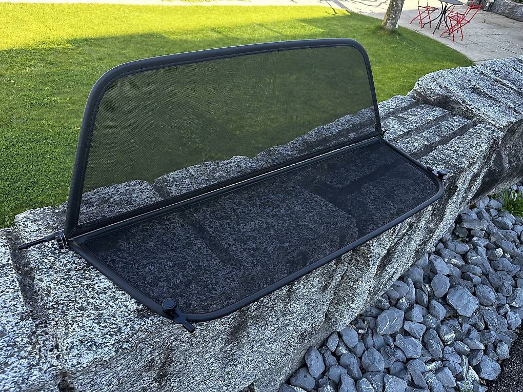 Tutti pezzi di ricambio auto: BMW Cabrio Windschott – Usato da Wängi venduto da mirolf123 1