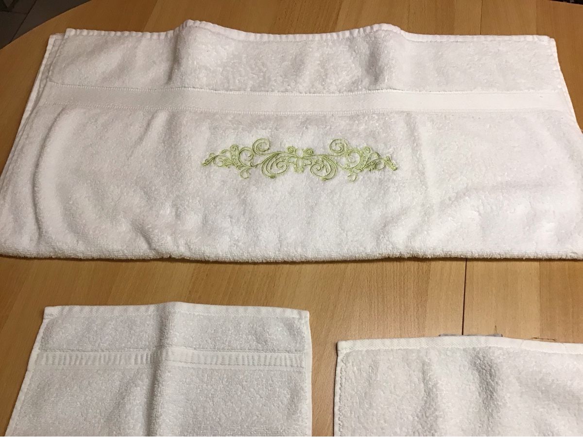 Badetücher: Badetuch - Duschtuch mit zwei waschlappen – Neu (gemäss Beschreibung) aus Trimbach von Mery70 1