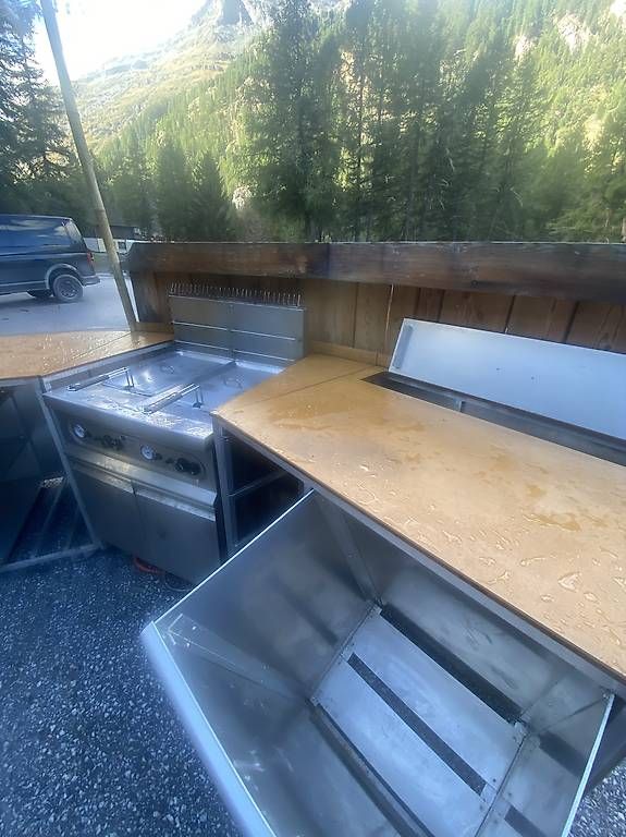 Allestimento di negozi e stand fieristici: Comptoir d'extérieur mobile – Usato da St-Luc venduto da Frannncois 4