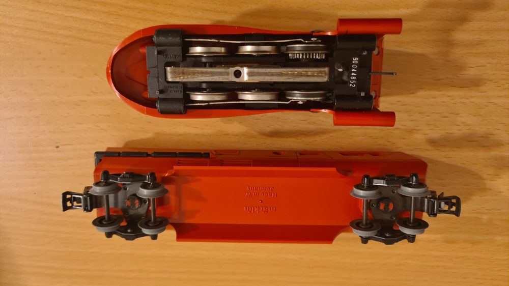 Märklin Alpha Station mit H0 Alpha F1 Lok & Wagen 1988 (Gebraucht) in ...