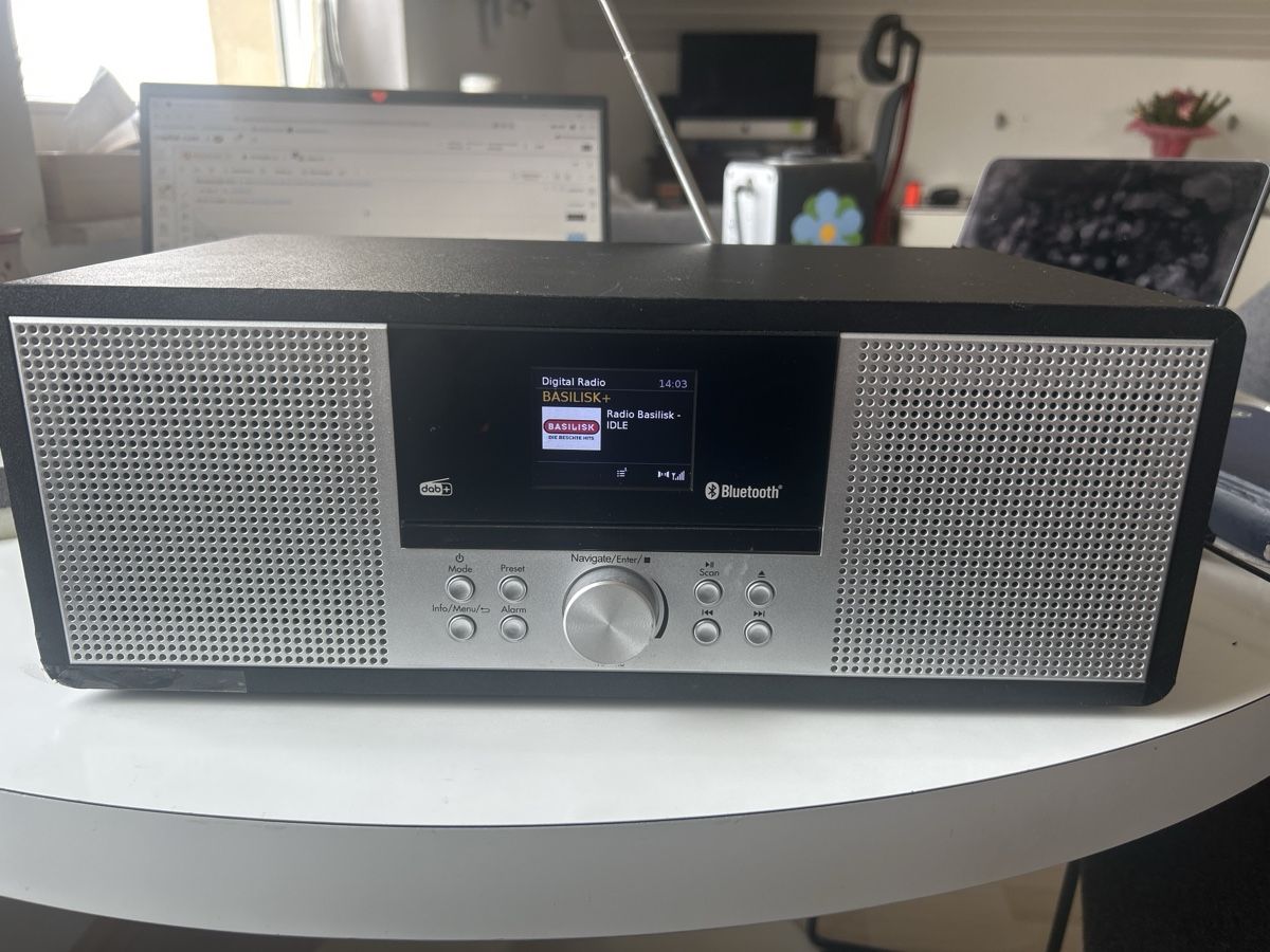 Radio: Digitalradio DAB+ FM Bluetooth AUX USB silber/schwarz guter  – Usato da Allschwil venduto da utzpete