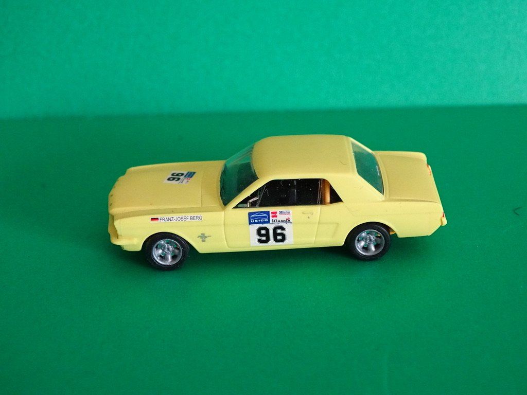 Busch Modellini d'auto: Ford Mustang von Busch 1/87 – Usato da Bretzwil venduto da Meex 2