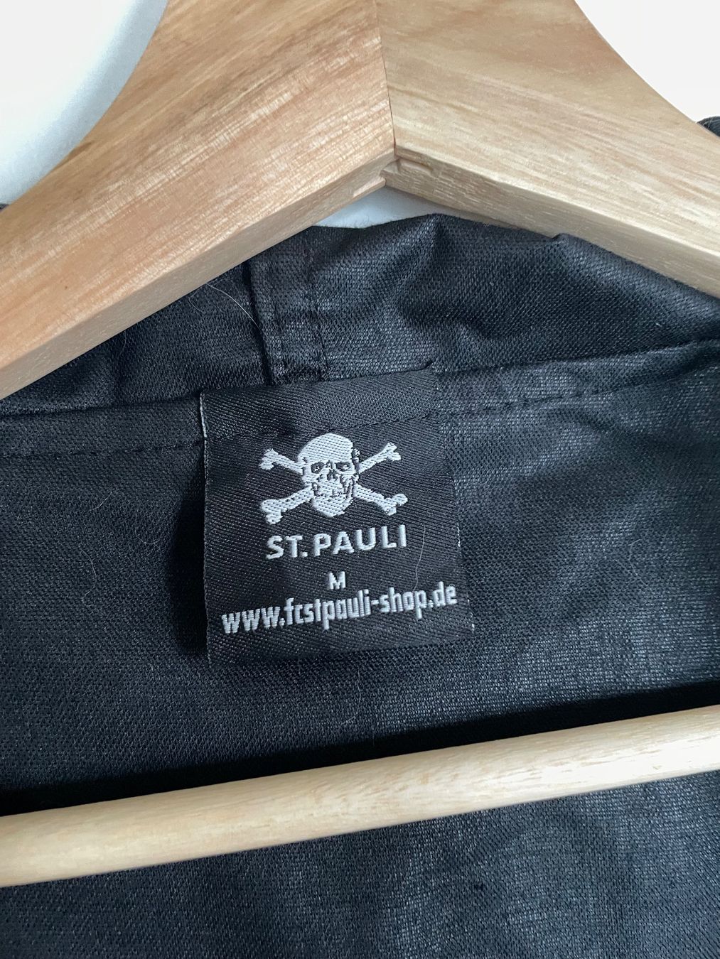 FC St. Pauli Giacche: FC ST. PAULI Regenjack – Usato da Basel venduto da Bsans 2