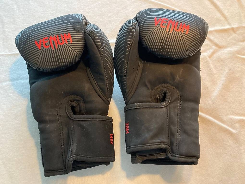 Venum Altri accessori da uomo: Boxhandschuhe 14 oz – Usato da Wettswil venduto da Betma 1