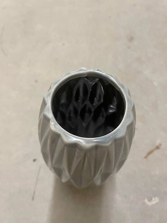 Vasi & Recipienti: Graue Blumenvase – Usato da Basel venduto da KPRNR 2