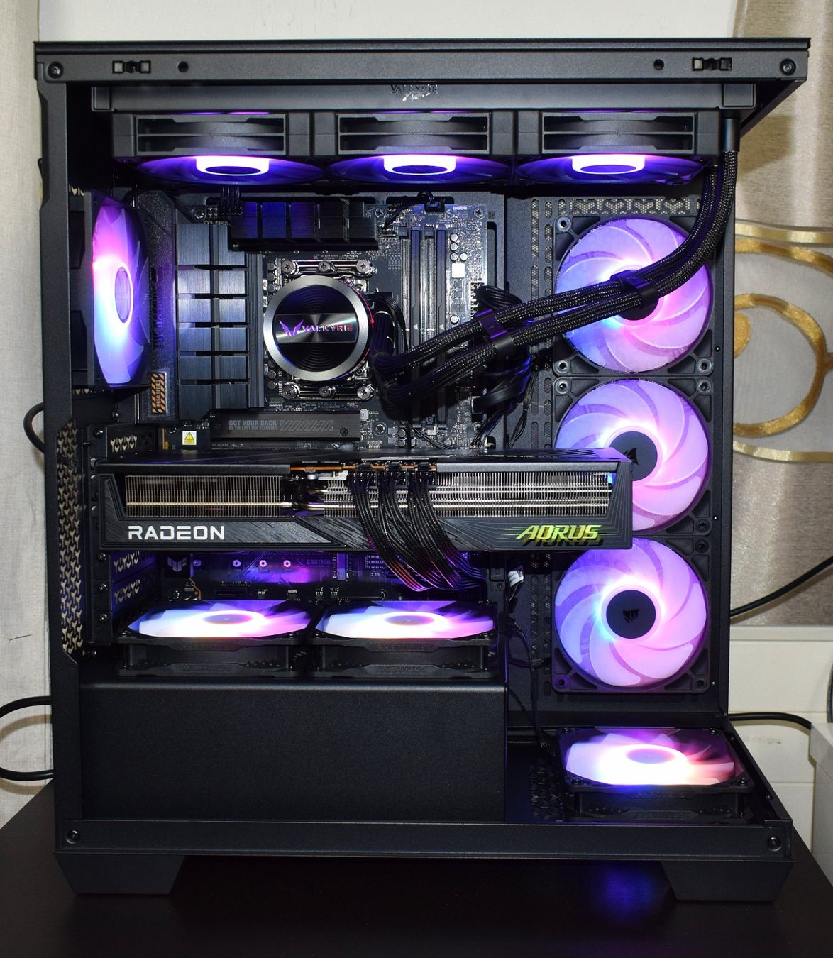 Amd PCs: Gaming PC 7950X | RX 9070 XT | 32GB | 2TB SSD – Neuf (Voir description) à Menziken par PurpleSky89 2
