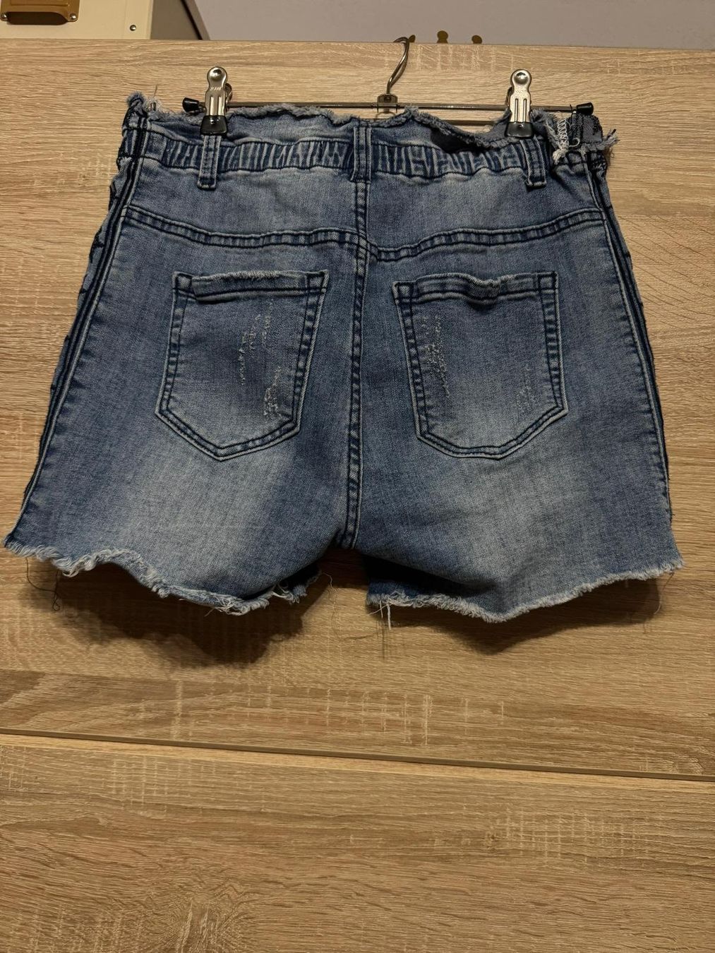 Pantaloni: Short en jean – Usato da Montreux venduto da iizaa811 3
