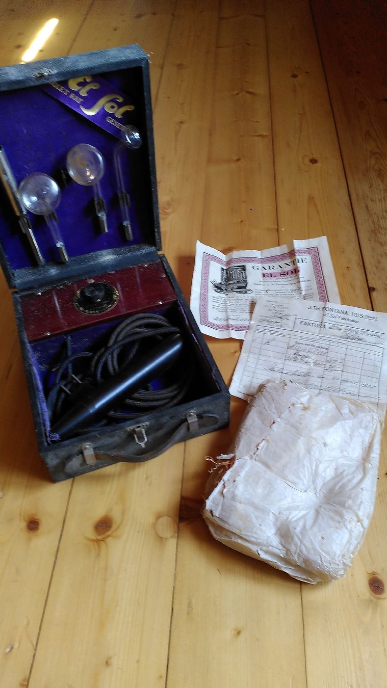 Attrezzature mediche: violette Strahlen- Apparat 1928 – Usato da Malans GR venduto da basile001