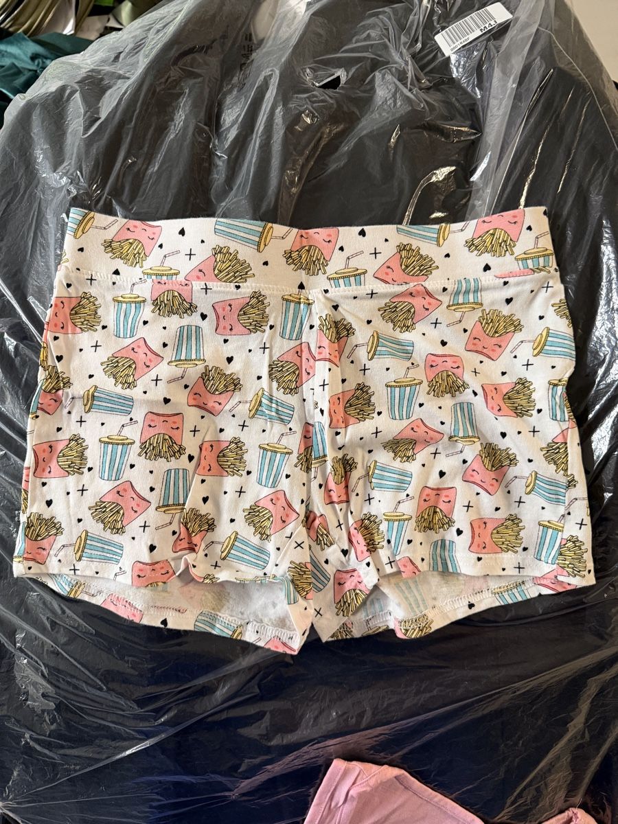 Pyjamas & Ähnliches: Pyjama Gr. XS – Neu (gemäss Beschreibung) aus Brunnen von ser_jhv7 2