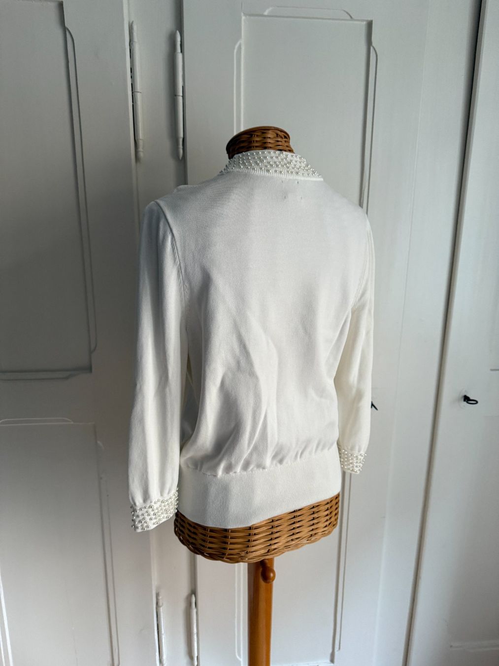 H&M Pulls & Sweat-shirts: Pullover weiss mit Perlen S – D'occasion à Zürich par Diazaio 2