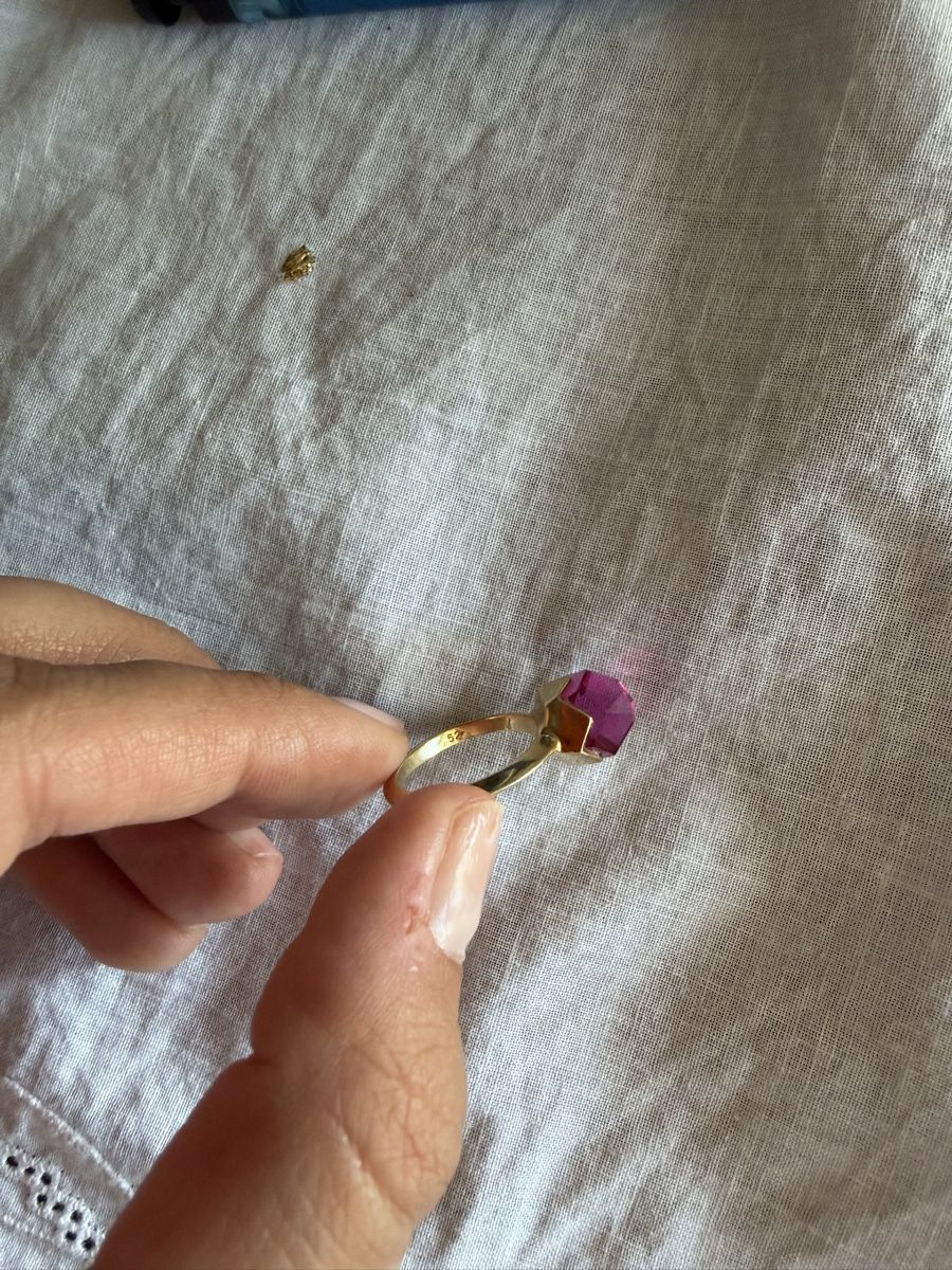 Swarovski Bagues: Stunning Raw Ruby & Gold Ring - Perfect Gift! – D'occasion à Bassersdorf par kri_dn6m 7
