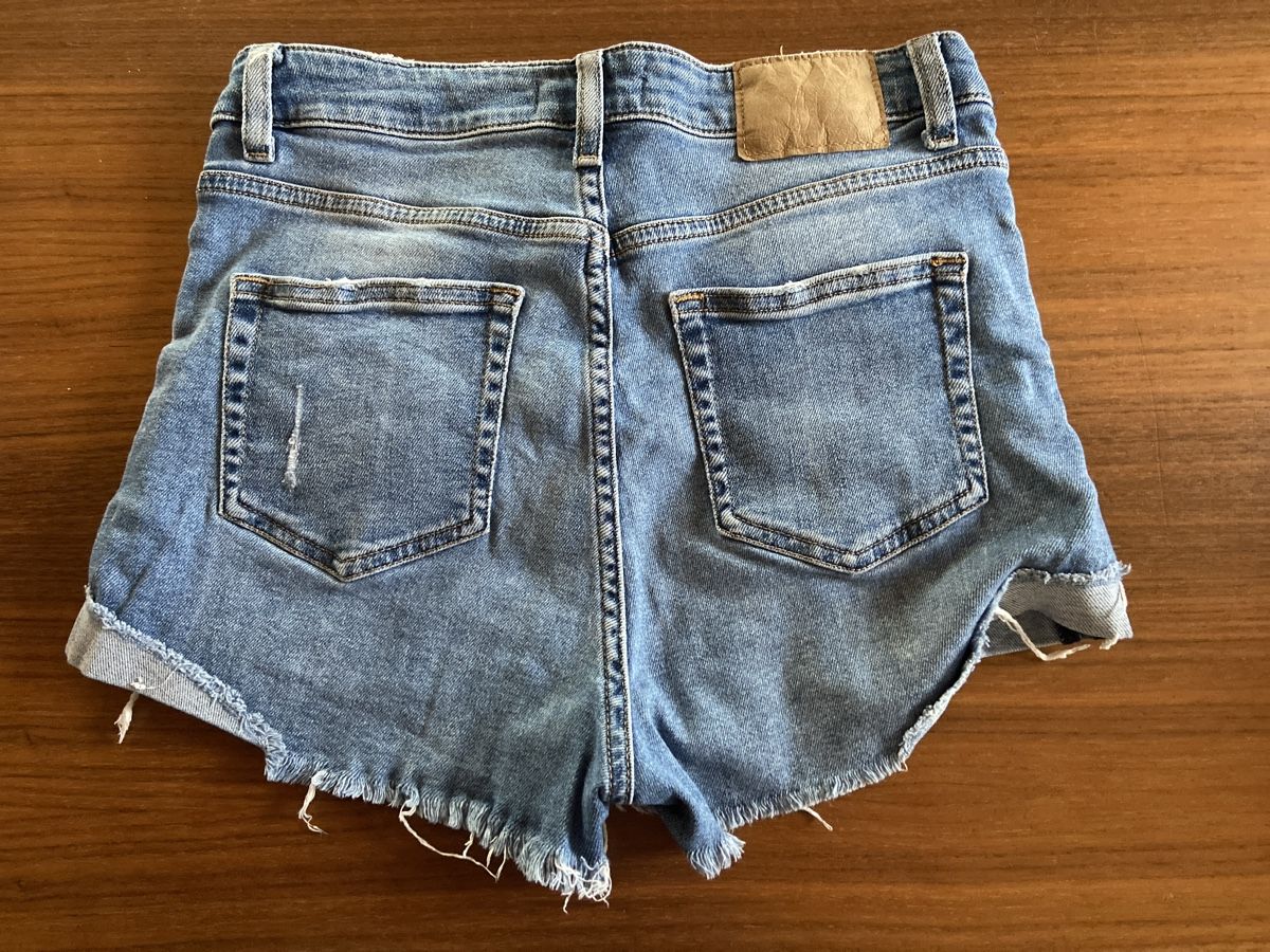 H&M Jeans: Jeans Shorts Grösse 36 – Gebraucht aus Unterentfelden von Lavach 1