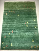 Wunderschöner Orientteppich mit Tiermotiven 235x162.cm