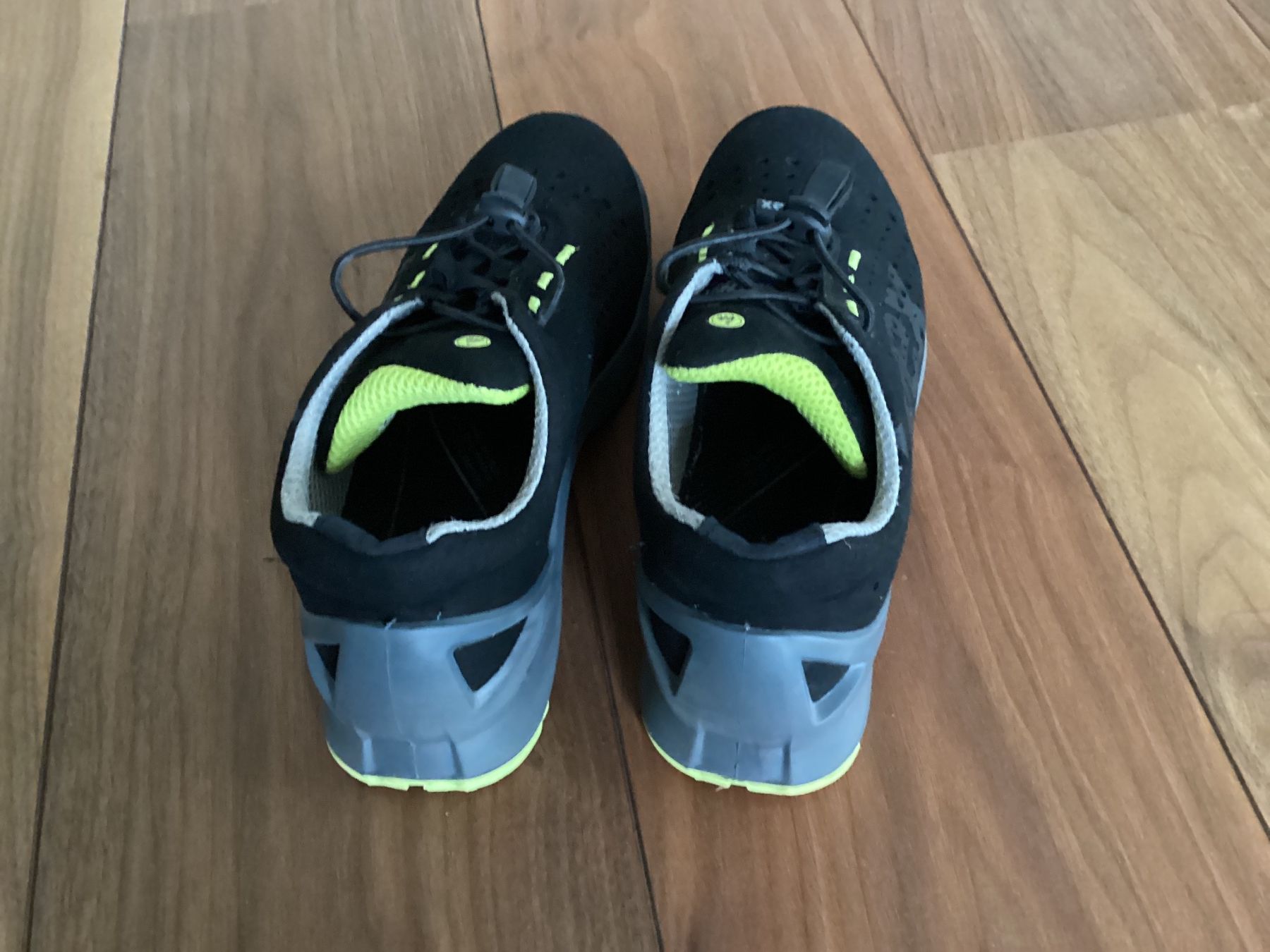 Scarpe da donna: Uvex Sicherheitsschuhe – Usato da Dachsen venduto da Achohberg 1