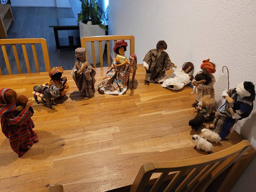 Figuren: Handgefertigte Krippenfiguren – Gebraucht aus Wald ZH von agot