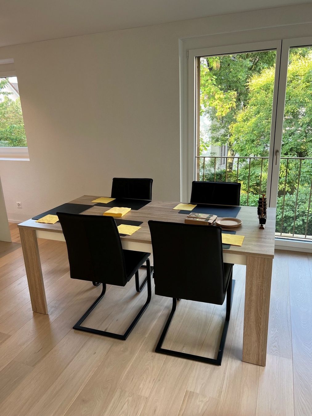 Pfister Tables: Esstisch – D'occasion à Rüschlikon par Guybrush_Threepwood_ 1