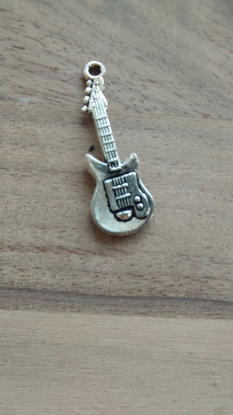Ciondoli: Charm Anhaenger Guitar neuwertig – Nuovo (secondo la descrizione) da Horgen venduto da zur_jq85 3