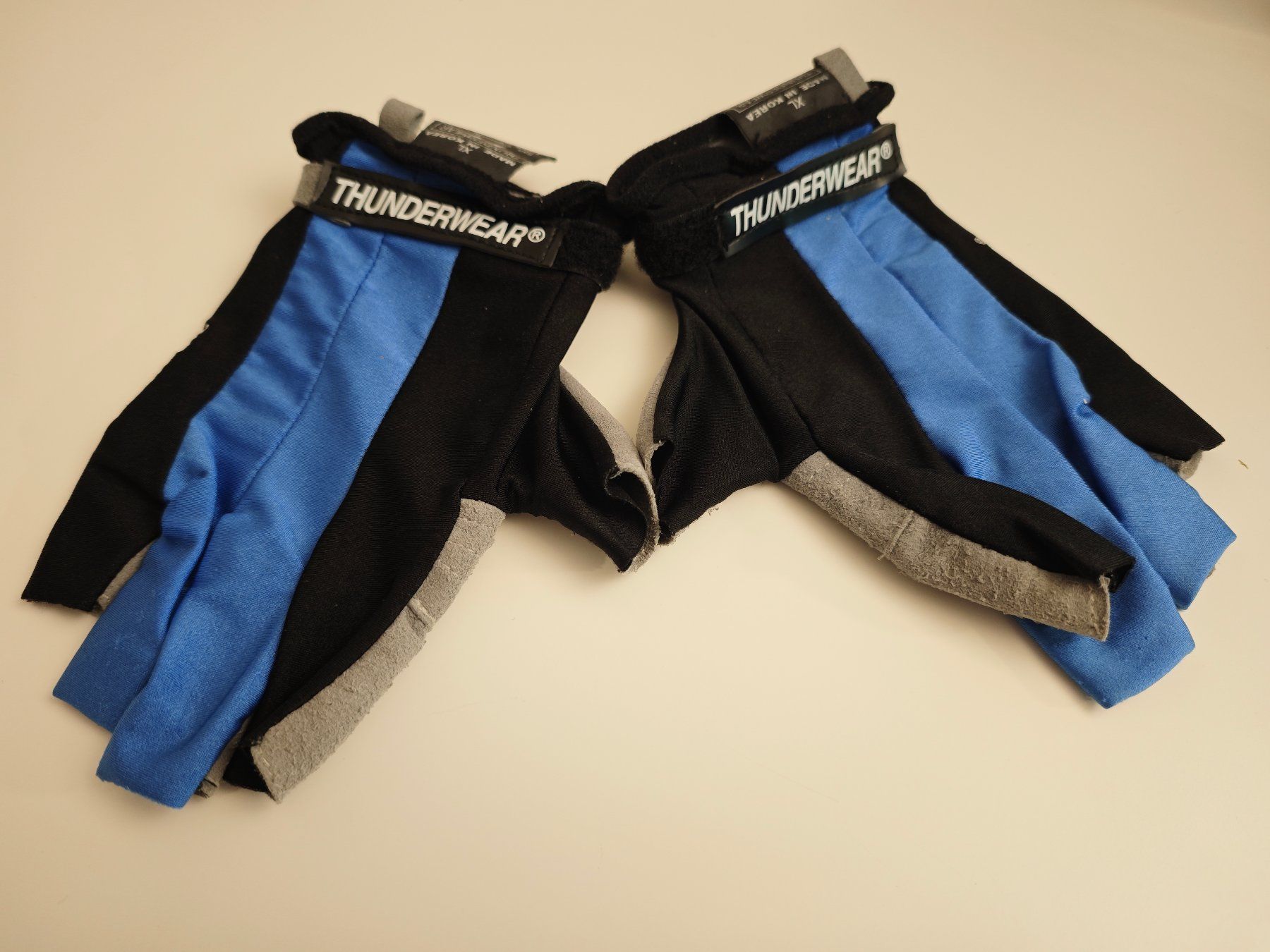 Guanti & manicotti: Fahrradhandschuhe – Usato da Gachnang venduto da alohasurferboy