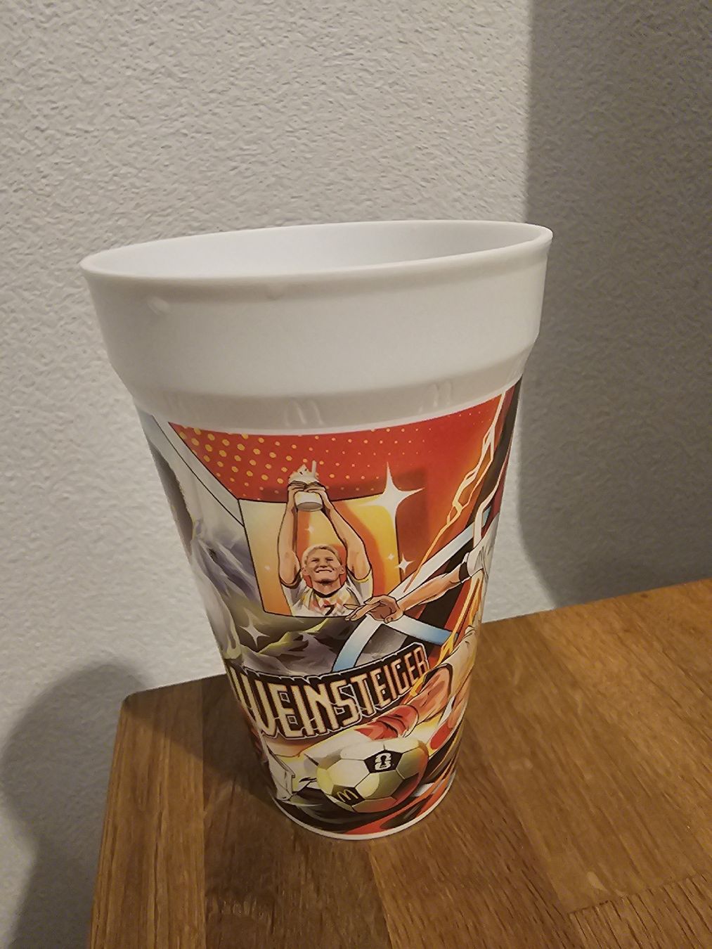 Contenitori & Simili: EXKLUSIV - Schweinsteiger WM Becher McDonalds – Nuovo e nell'imballaggio originale da Au SG venduto da lar_bx9h 1
