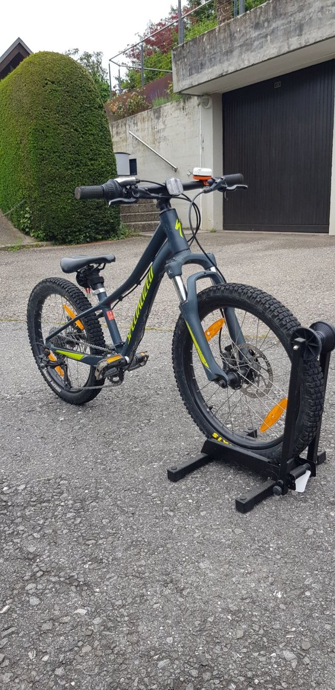 Specialized Velos: Kindervelo Mountainbike SPECIALIZED – Gebraucht aus Oberhofen Thun'see von  1