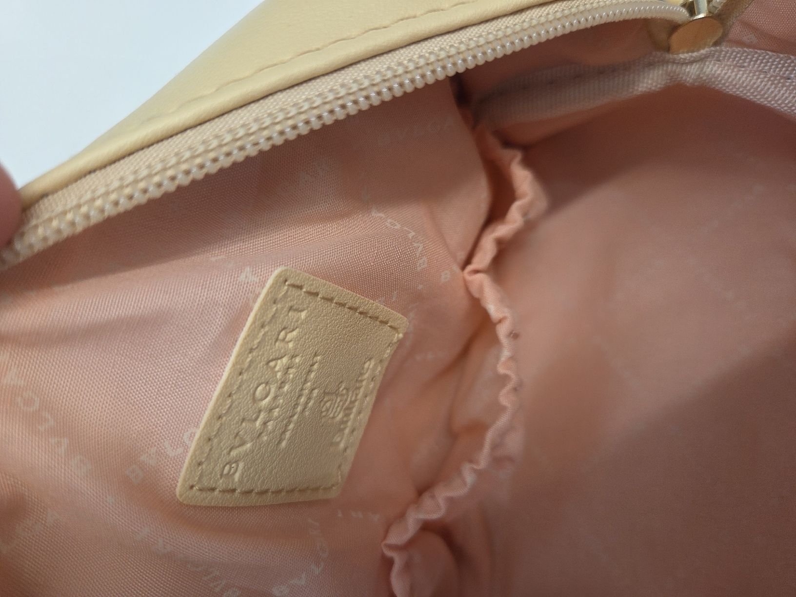 Trousses de maquillage: Necessaire, Emirates Business Class, Bulgari – Neuf (Voir description) à Wiesendangen par Sinhuk 2